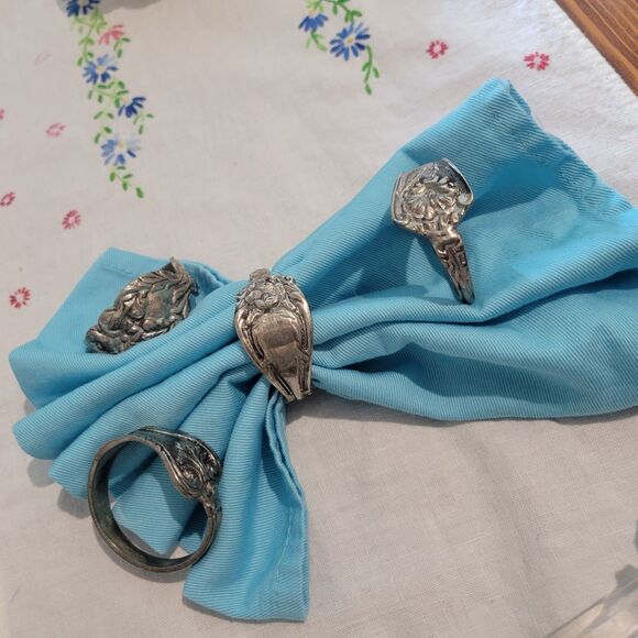 ANTIQUE Set of 4 Silver Plate Filigree Napkin Rings No Monogram Victorian Romanc - Picture 9 of 9